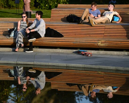 Moscow enjoys warm weather