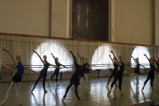 Swan Lake ballet shw rehearsed at Donetsk Opera