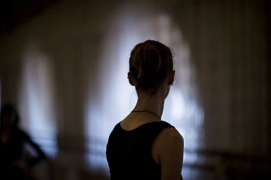 Swan Lake ballet shw rehearsed at Donetsk Opera