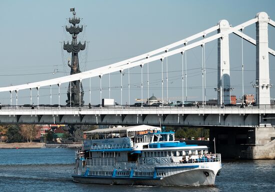 Moscow enjoys warm weather
