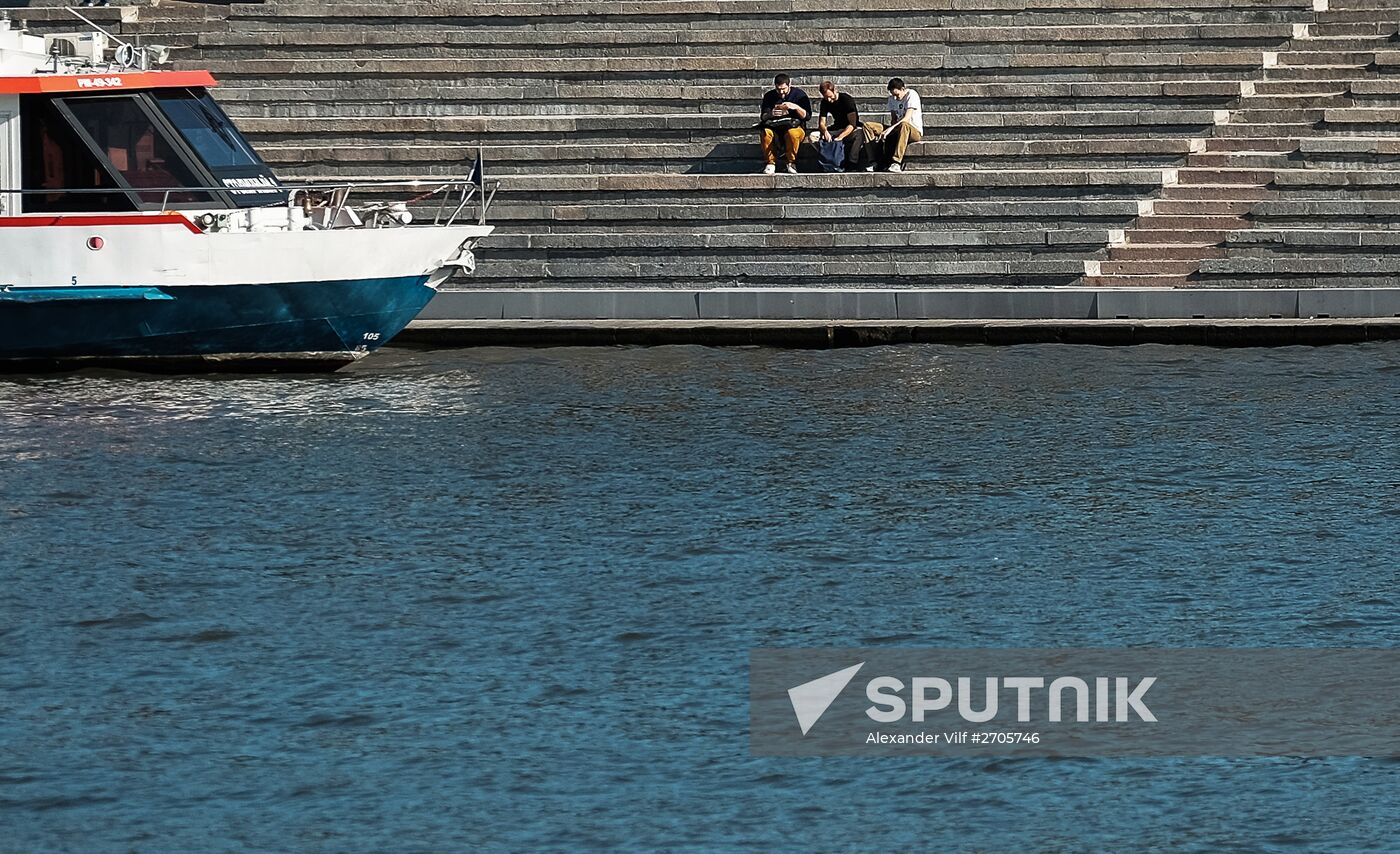 Moscow enjoys warm weather