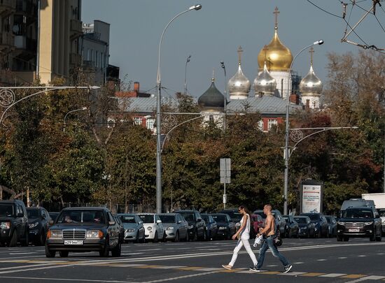 Moscow enjoys warm weather