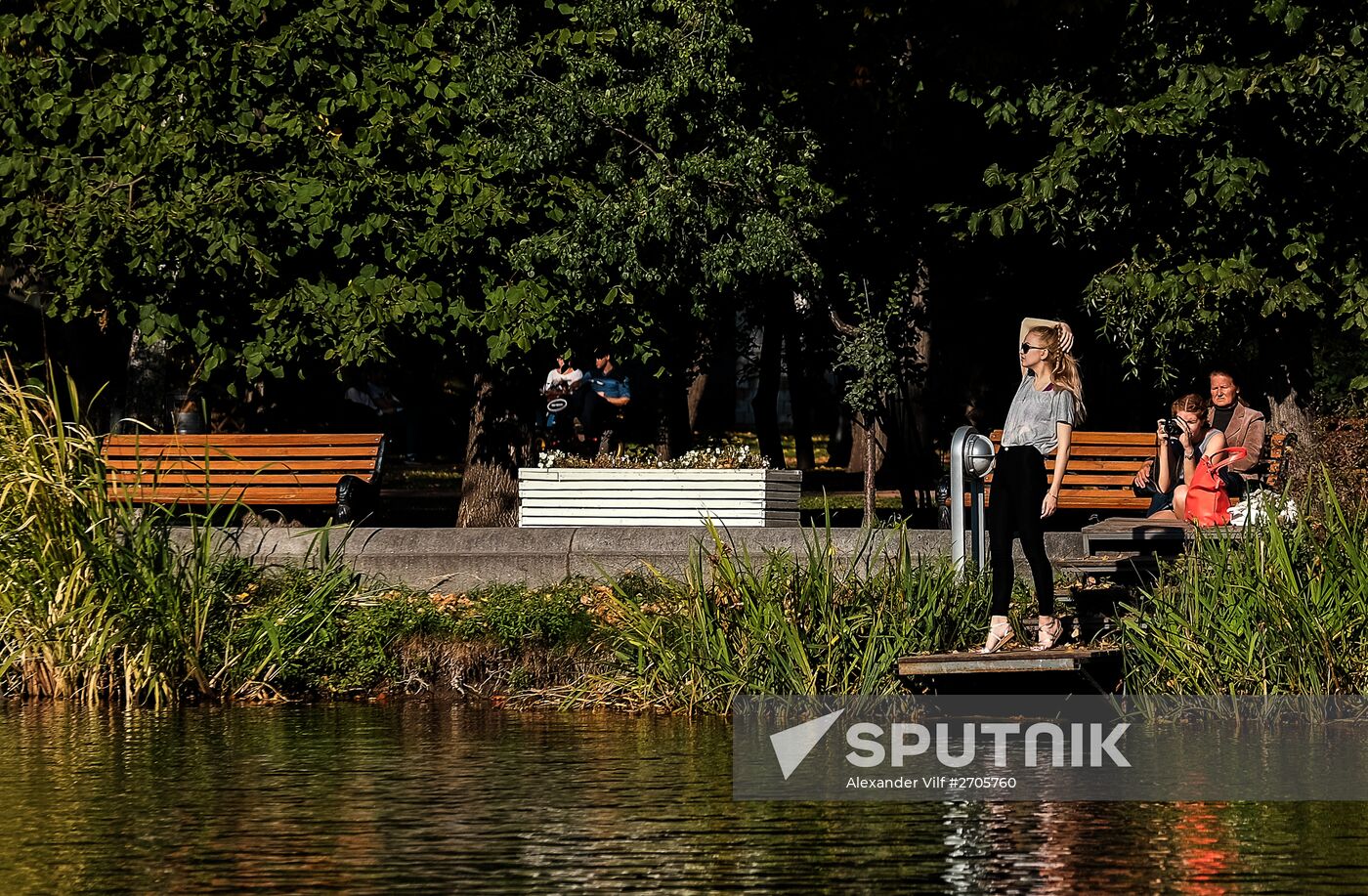 Moscow enjoys warm weather