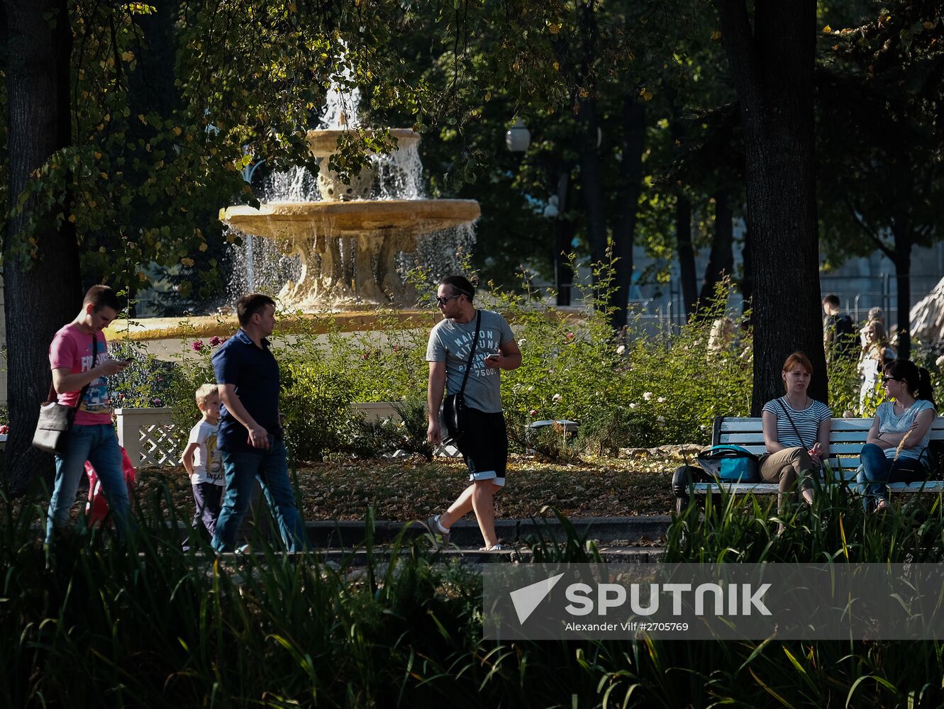 Moscow enjoys warm weather