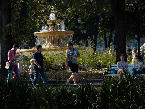 Moscow enjoys warm weather