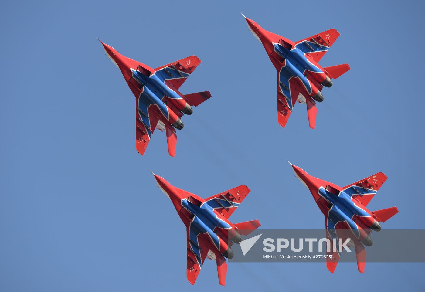 Air show dedicated to 95th anniversary of flight test center of Defense Ministry