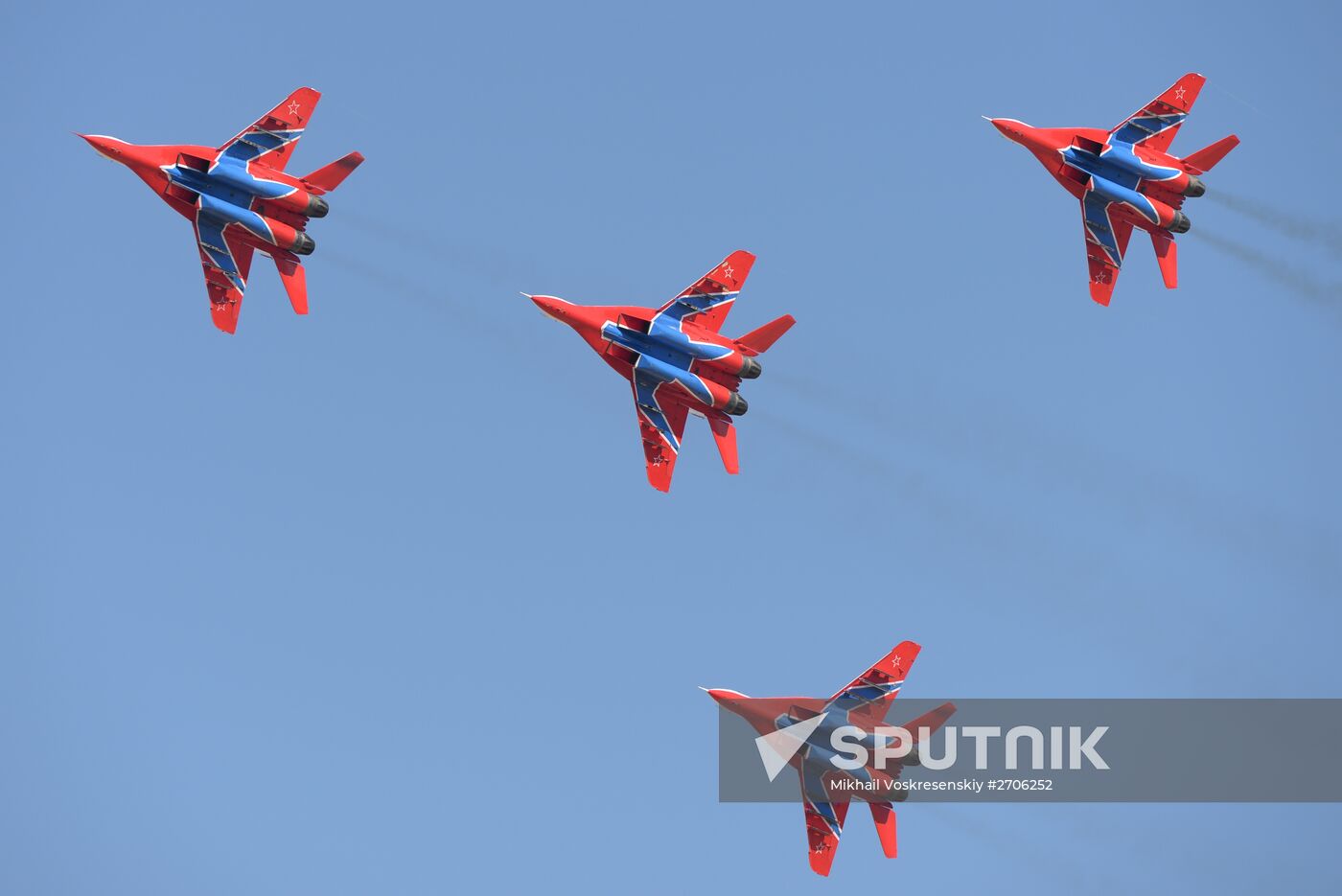 Air show dedicated to 95th anniversary of flight test center of Defense Ministry