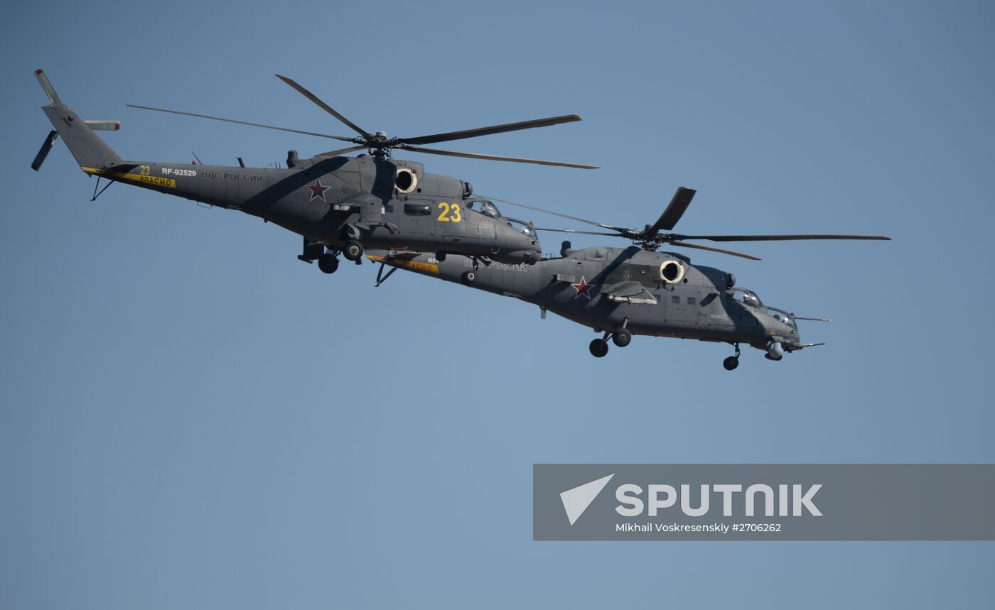 Air show dedicated to 95th anniversary of flight test center of Defense Ministry