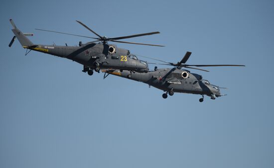 Air show dedicated to 95th anniversary of flight test center of Defense Ministry