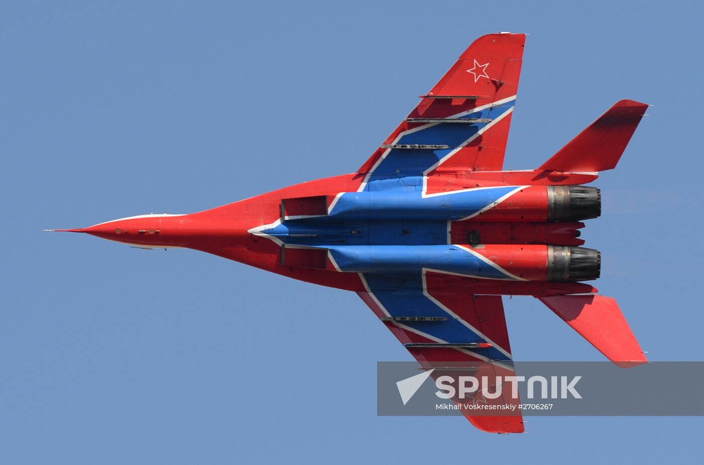 Air show dedicated to 95th anniversary of flight test center of Defense Ministry