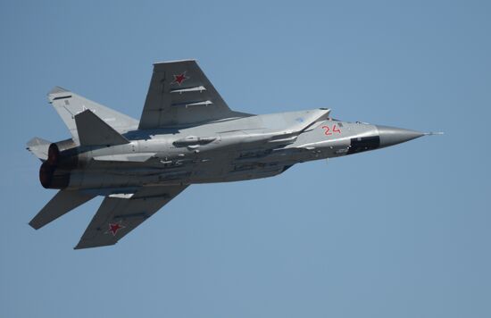 Air show dedicated to 95th anniversary of flight test center of Defense Ministry