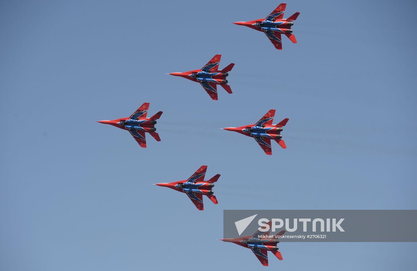 Air show dedicated to 95th anniversary of flight test center of Defense Ministry