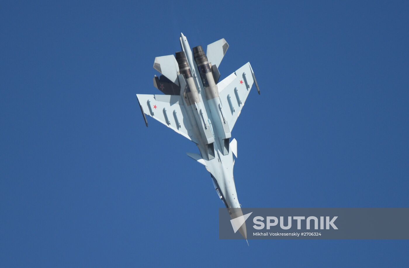 Air show dedicated to 95th anniversary of flight test center of Defense Ministry