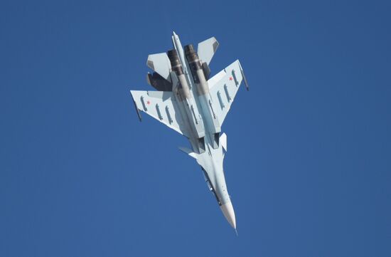 Air show dedicated to 95th anniversary of flight test center of Defense Ministry