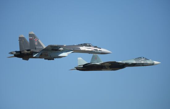 Air show dedicated to 95th anniversary of flight test center of Defense Ministry