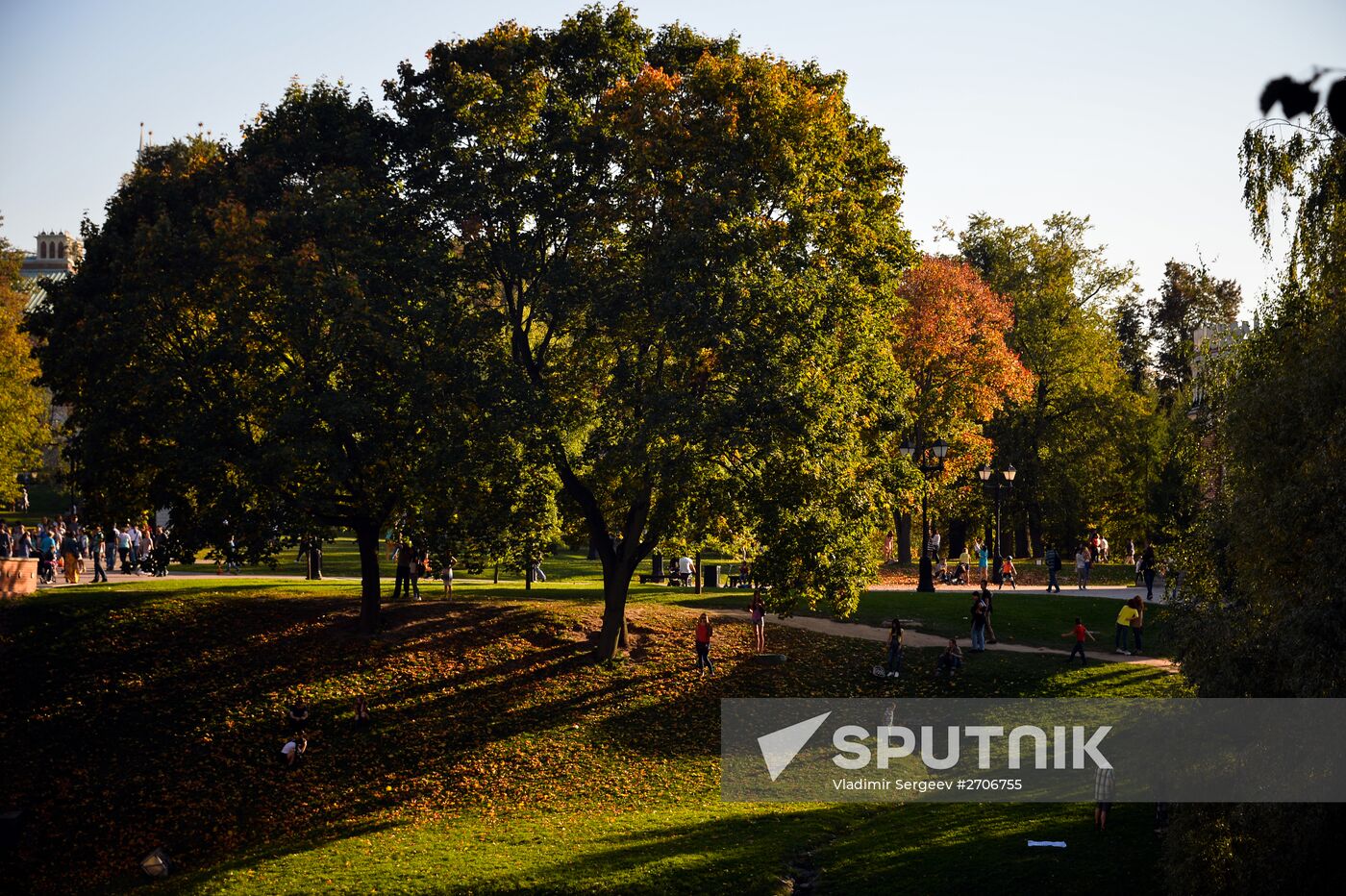 Moscow enjoys warm weather