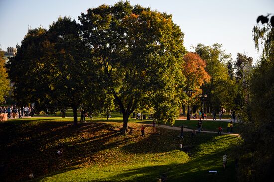 Moscow enjoys warm weather