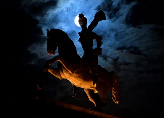 Super-moon in Moscow