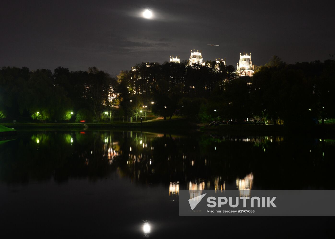 Super-moon in Moscow