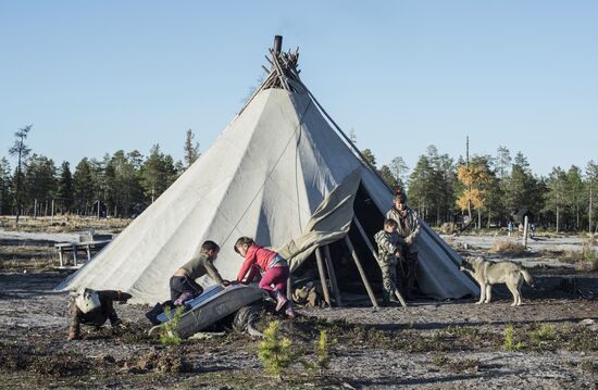 Dyanki-Koi ethnic community nomads camp