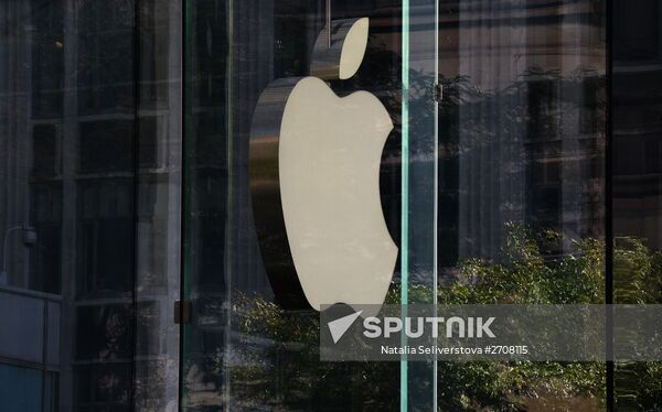 Selling iPhone 6s and iPhone 6s Plus Smartphones