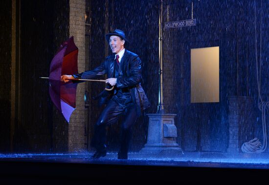 Open rehearsal of musical "Singin' in the Rain"
