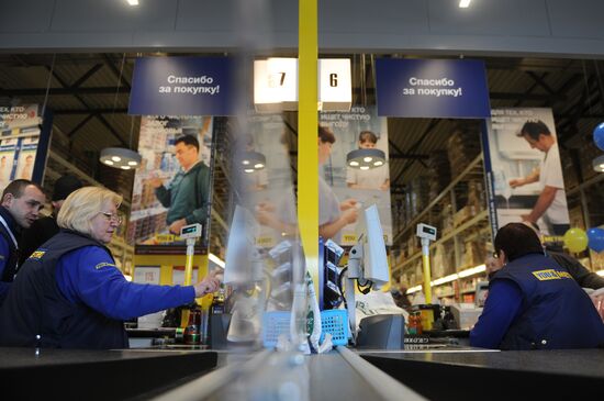 METRO Cash & Carry logistics and shopping center opens in Lobnya