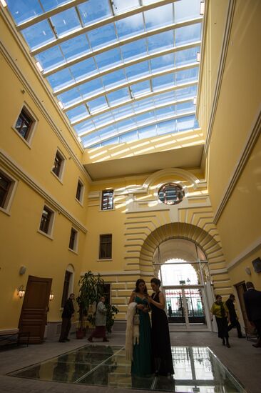 Meeting of Helicon Opera Moscow Musical Theater's company