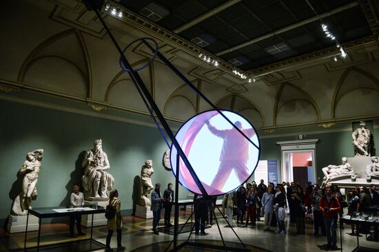 Alexander Ponomaryov's exhibition The Vitruvian Man unveiled