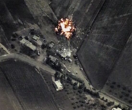 Russia carries out air strikes on ISIS positions in Syria