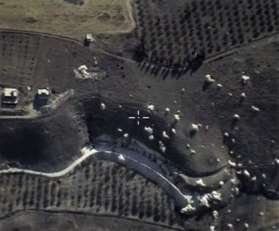 Russia carries out air strikes on ISIS positions in Syria