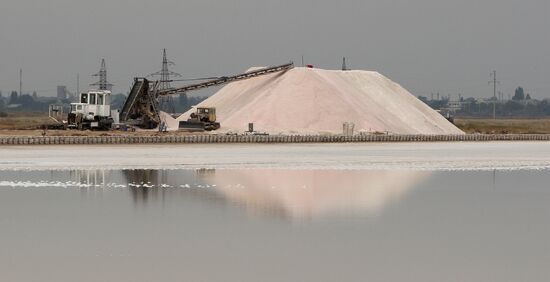 Salt extraxtion in Crimea
