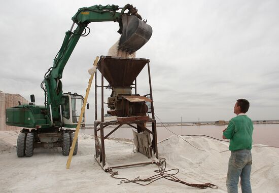 Salt extraxtion in Crimea