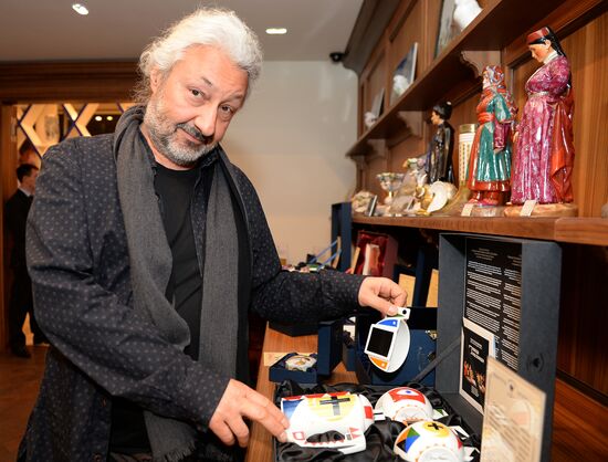 Presentation of Porcelain Dreams exhibition