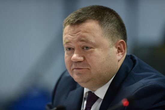 Round table ‘Realizing Export Potential. The Devaluation Effect And Measures Of State Support’ at Sochi 2015 Forum