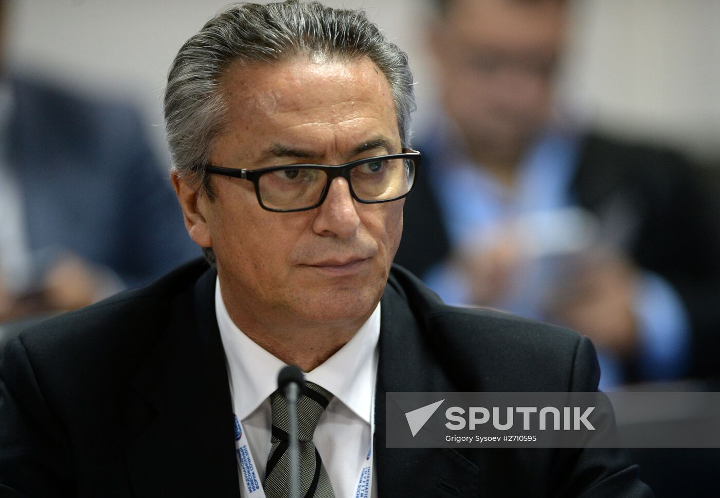 Round table ‘Realizing Export Potential. The Devaluation Effect And Measures Of State Support’ at Sochi 2015 Forum