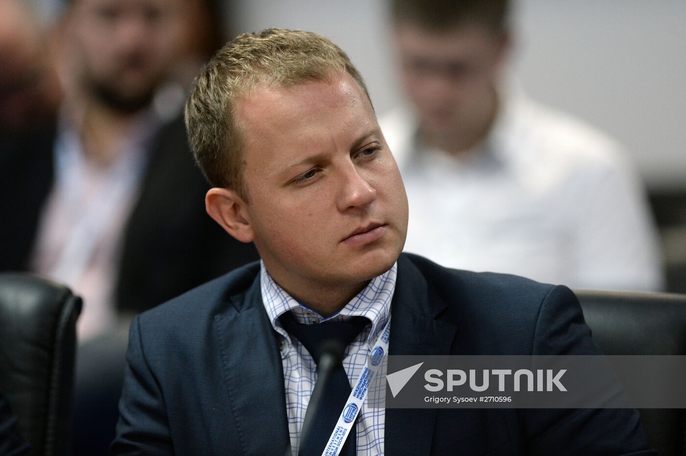 Round table ‘Realizing Export Potential. The Devaluation Effect And Measures Of State Support’ at Sochi 2015 Forum