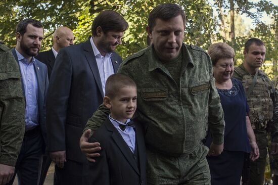 Head of Donetsk People's Republic visits Lyceum 14 in Horlivka