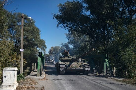 Withdrawal of weapons below 100mm began in Luhansk People's Republic