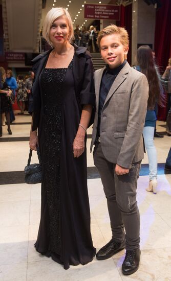 Singing in the Rain musical opening night