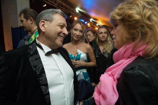 Singing in the Rain musical opening night