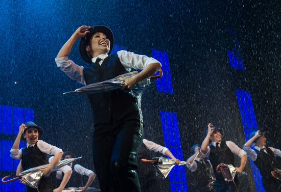 Singing in the Rain musical opening night