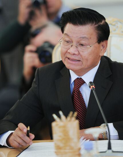Russian Foreign Minister Sergei Lavrov meets with his Laotian counterpart Thongloun Sisoulith