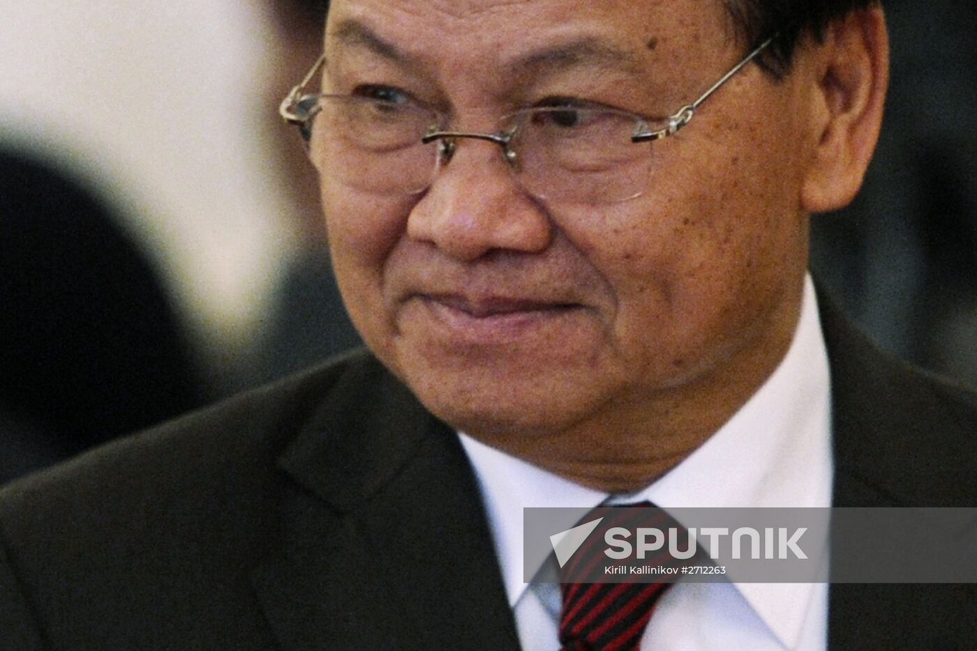 Russian Foreign Minister Sergei Lavrov meets with his Laotian counterpart Thongloun Sisoulith