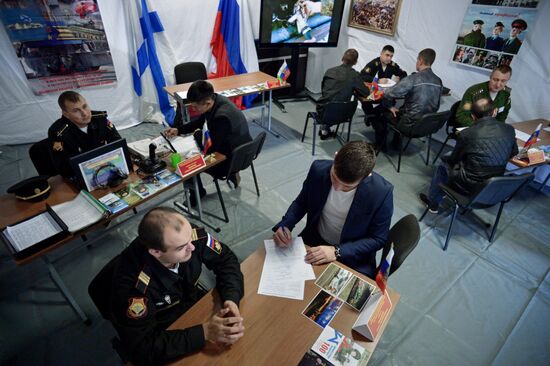 Russian Defense Ministry's Innovation Day exhibition opens in Vladivostok
