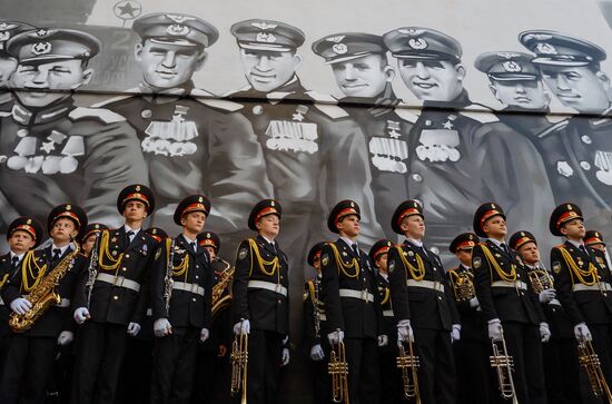 Graffiti art project depicting heroes of Great Patriotic War