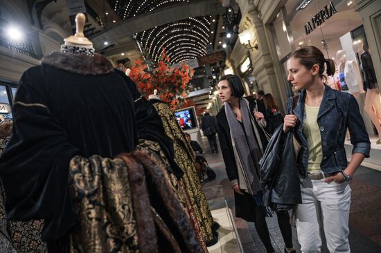 Ancient Costume in Films exhibition of the Gorky Film Studios opens in GUM shopping centre