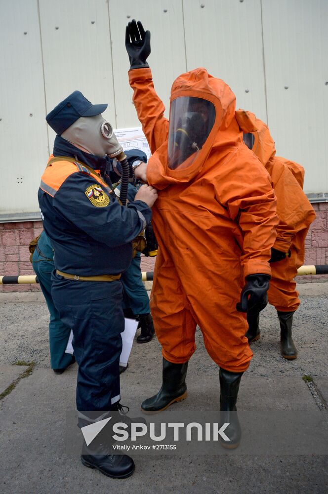 Emergencies Ministry holds exercises to eliminate harmful chemicals in Vladivostok