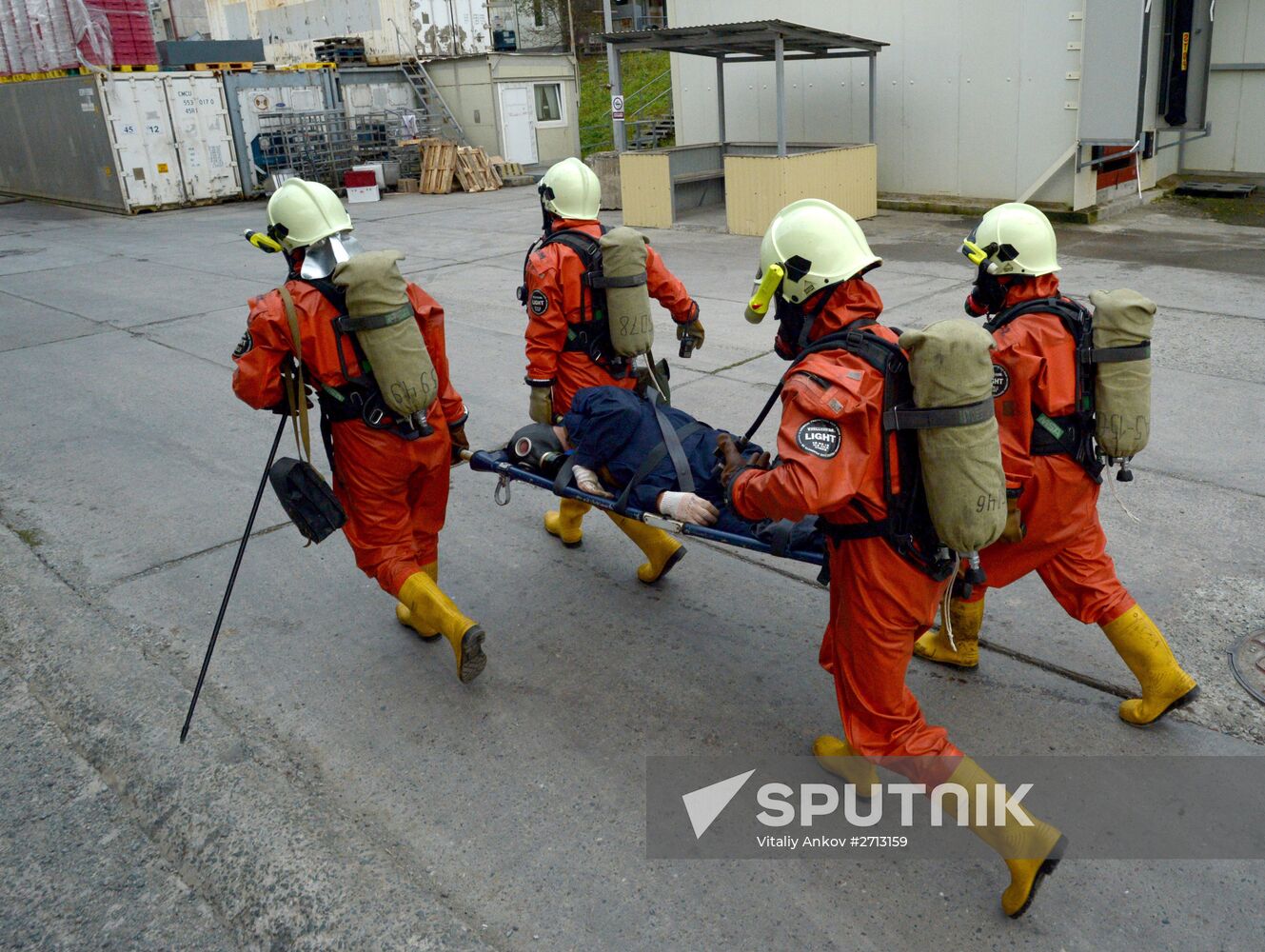 Emergencies Ministry holds exercises to eliminate harmful chemicals in Vladivostok