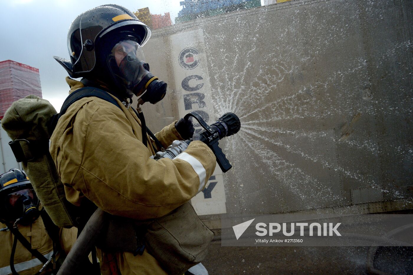 Emergencies Ministry holds exercises to eliminate harmful chemicals in Vladivostok